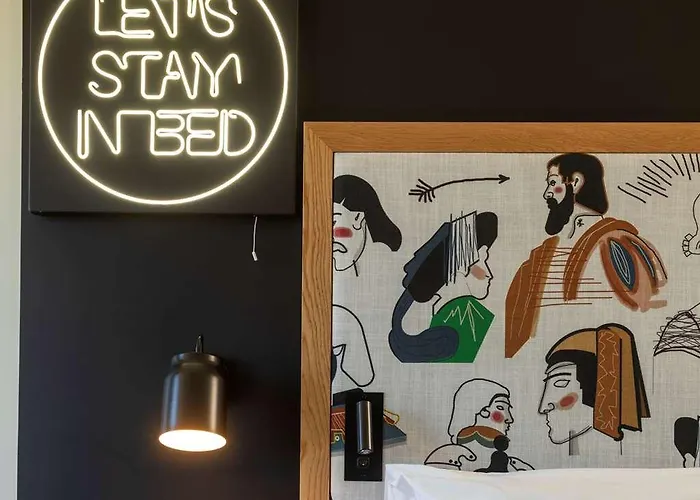 Se Catedral Porto, Tapestry Collection By Hilton Oporto