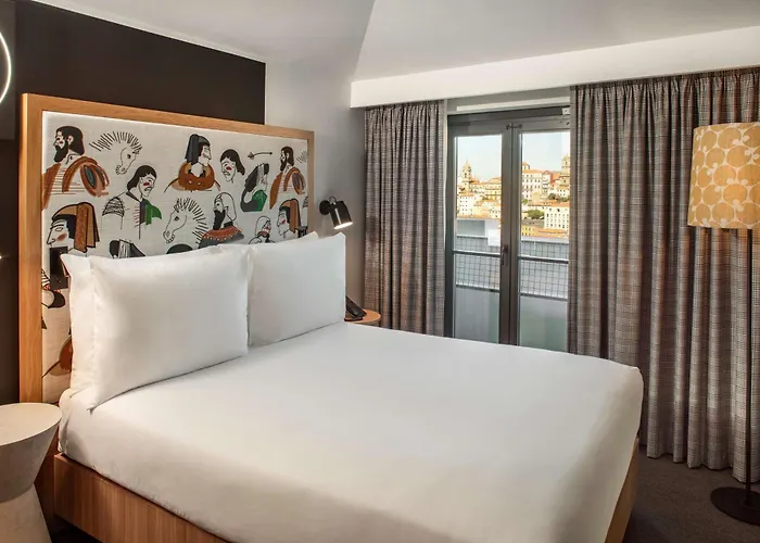Se Catedral Porto, Tapestry Collection By Hilton 4* Oporto