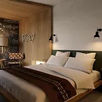 Se Catedral Porto, Tapestry Collection By Hilton 4* Porto