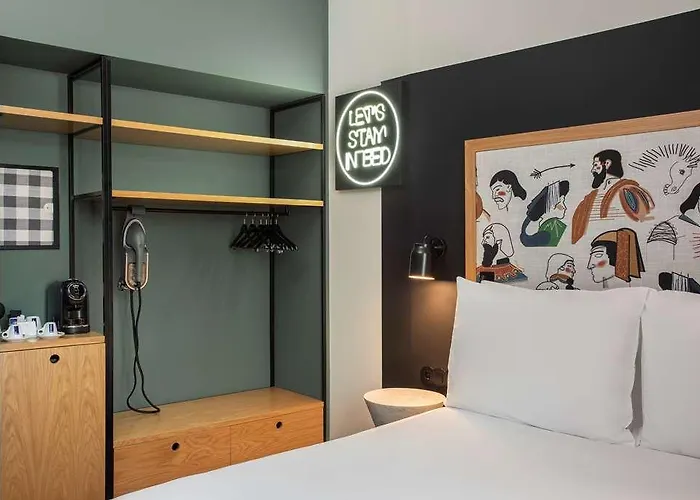 Se Catedral Porto, Tapestry Collection By Hilton