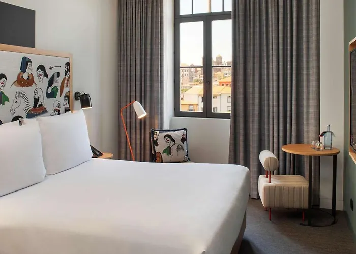 Se Catedral Porto, Tapestry Collection By Hilton Otel Porto