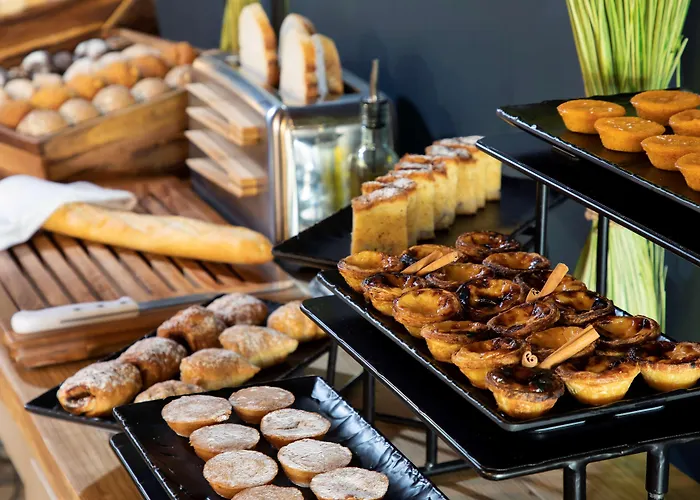 Se Catedral Porto, Tapestry Collection By Hilton Oporto